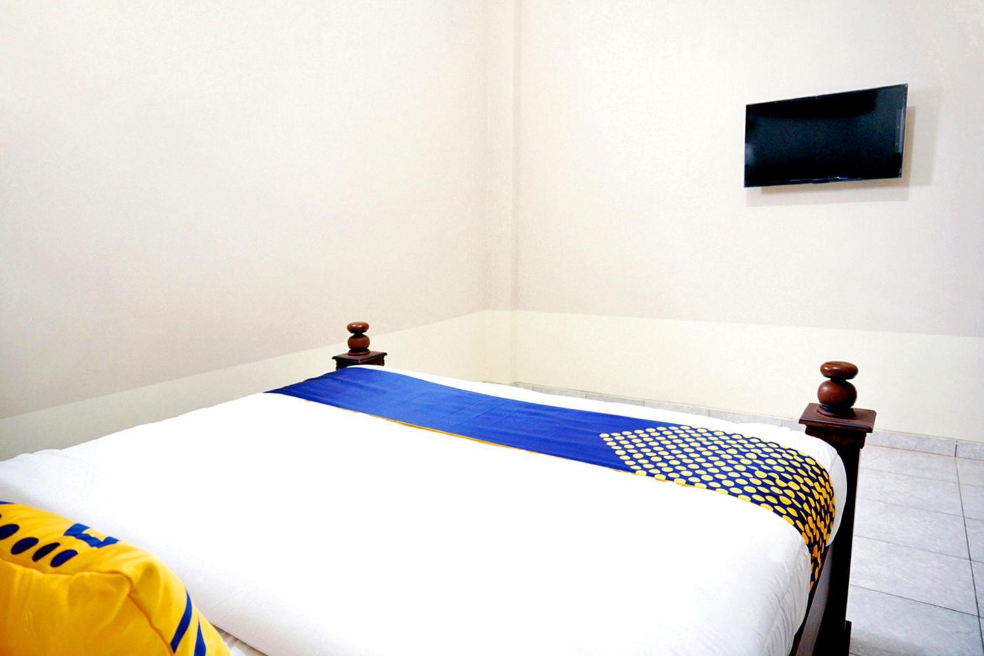 Spot On 2629 Duta Karimun Hotel Karimunjawa Buitenkant foto